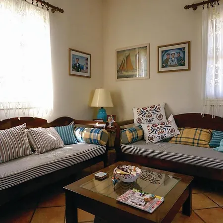 Four-bedroom Holiday In بيت للعطل *