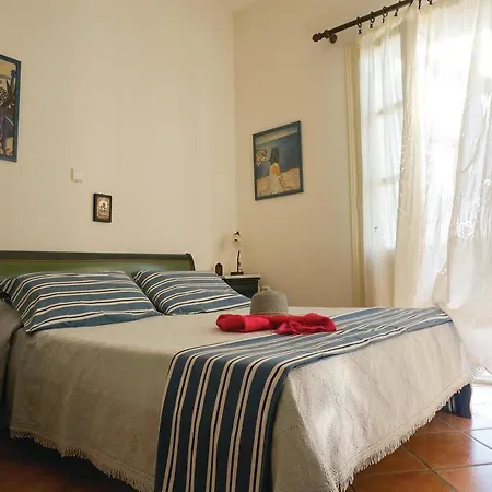 بيت للعطل Four-bedroom Holiday In