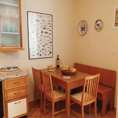 بيت للعطل Four-bedroom Holiday In